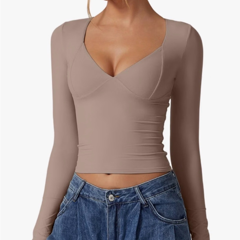 Long Sleeve V-Neck Fitted Crop Top in Taupe